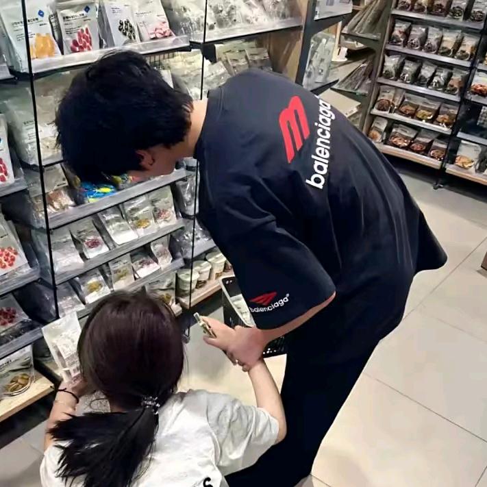 不会开挖机的小哲✨