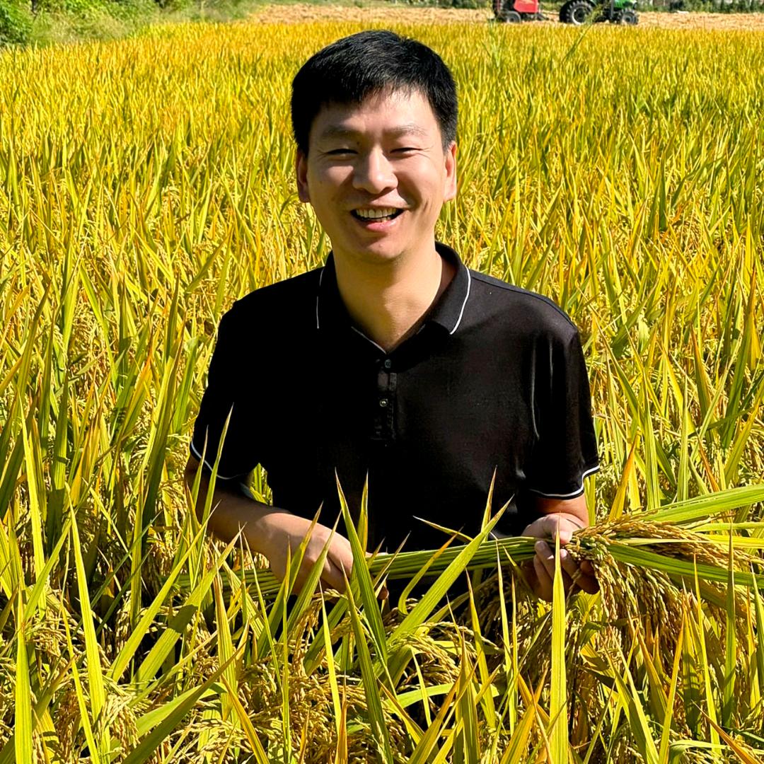 返乡村支书曾凡宇