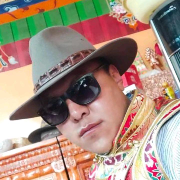 དཀར་❤ 增