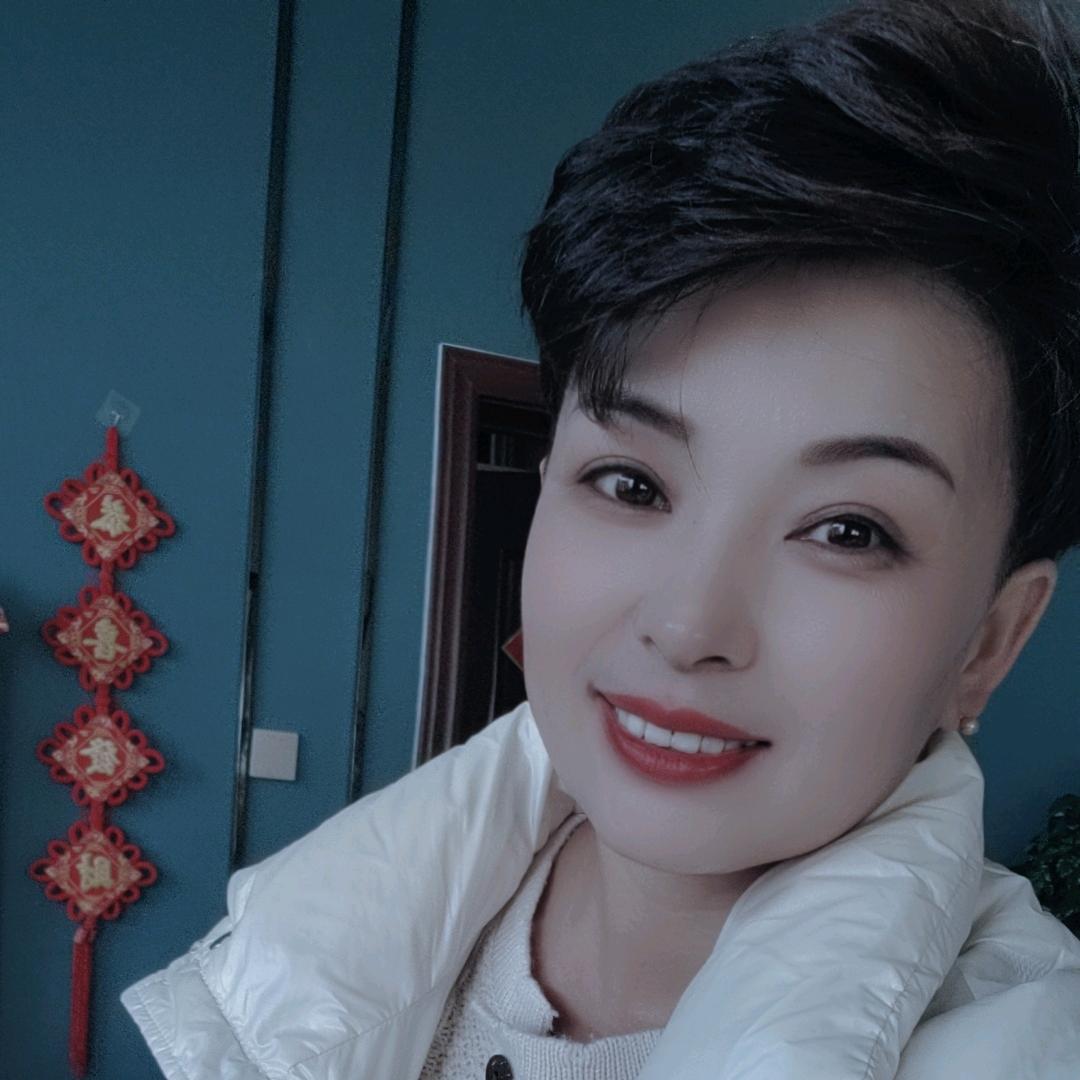西刘小白女装
