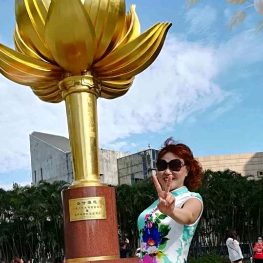 向永菊（橱窗好物👜🍵）