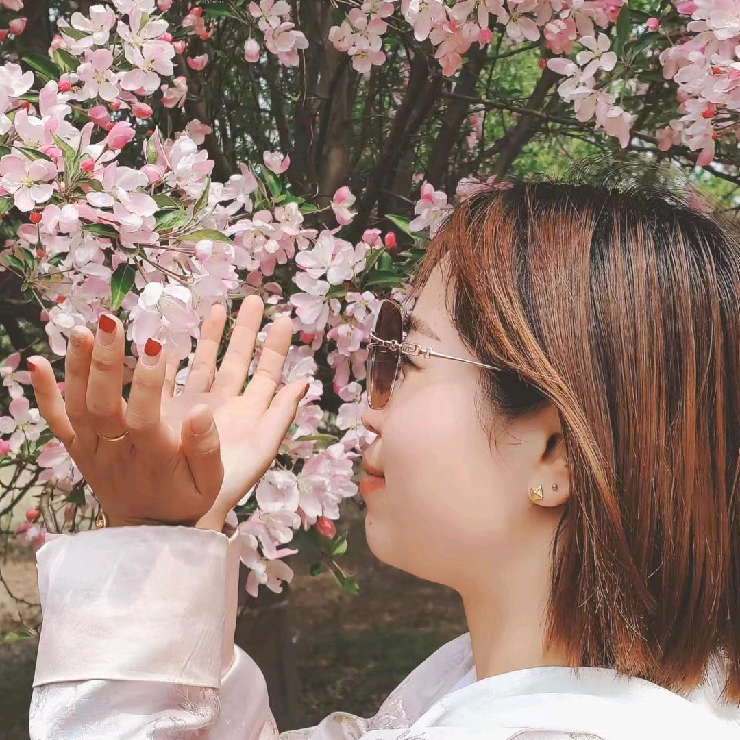小依依🌸🌸🌸