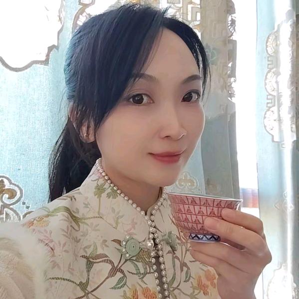 顺玥妮（努力涨粉）