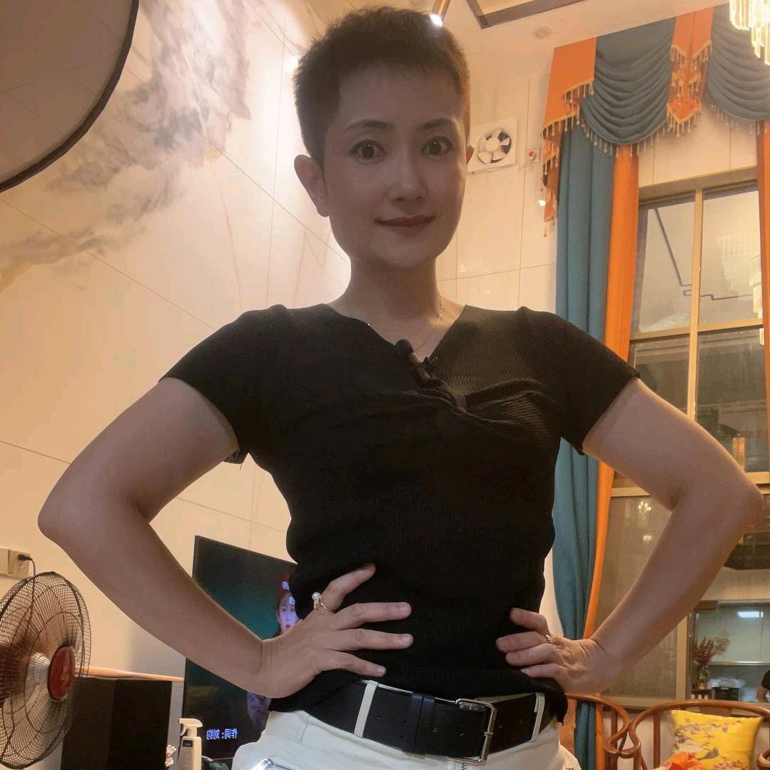 大眼妹