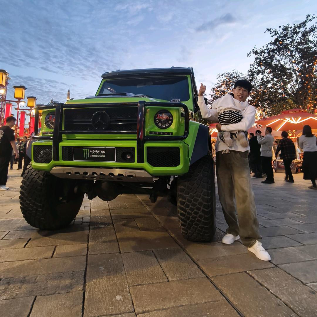 承德金刚网纱窗折叠沙门、三推两推纱窗。