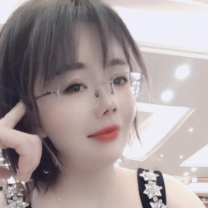 媛媛【唯娜轩】盛世家园华彩玩具隔壁
