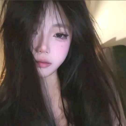爱吃香菜.