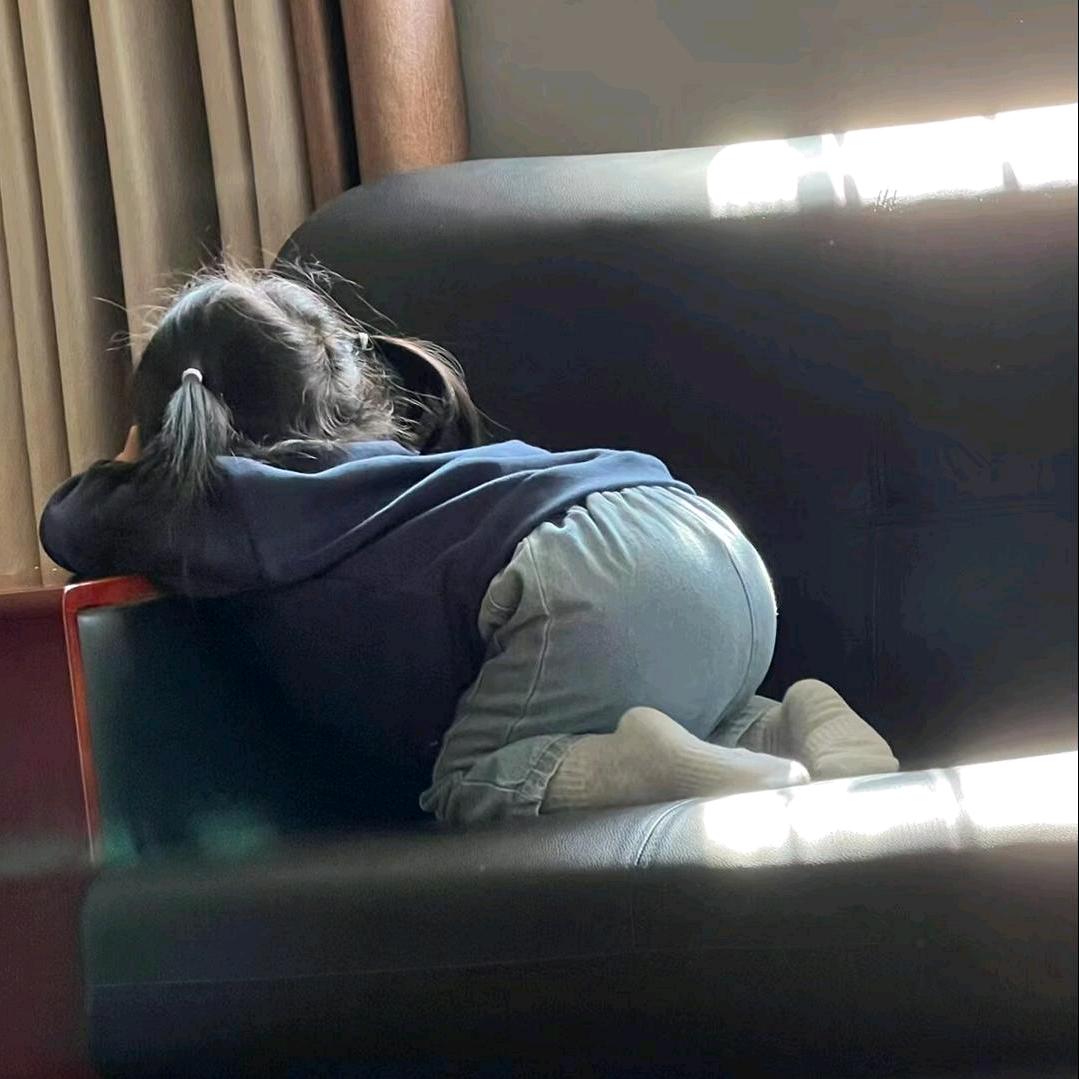 佳妮.
