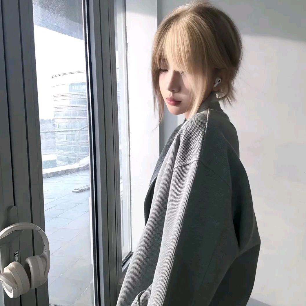 小Y.
