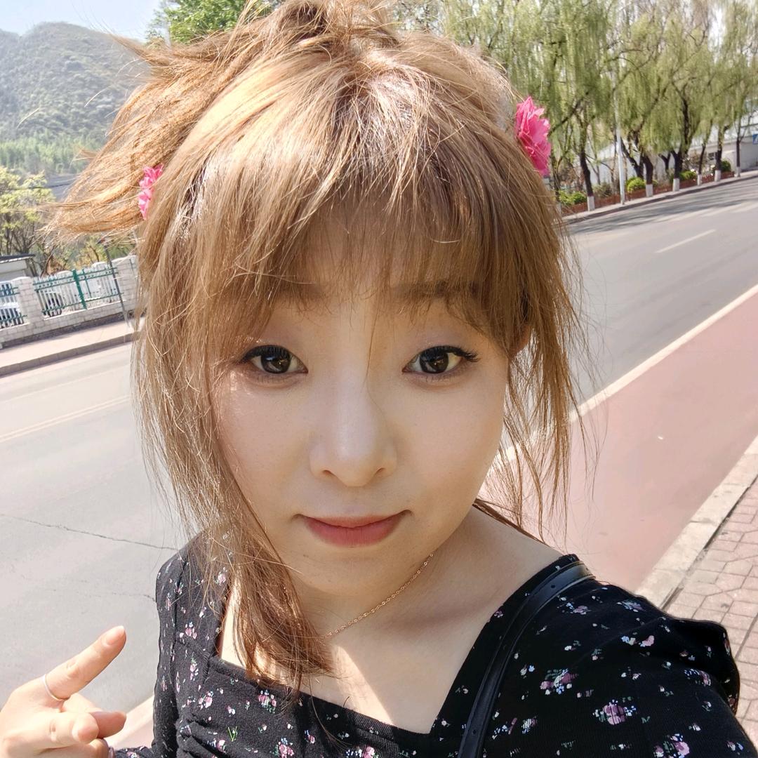 A小田（努力学美甲美睫)