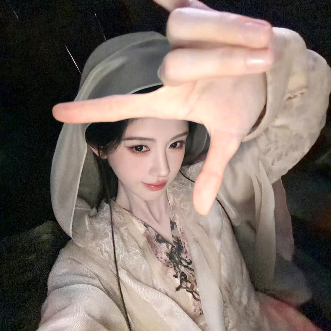 森玲妍.