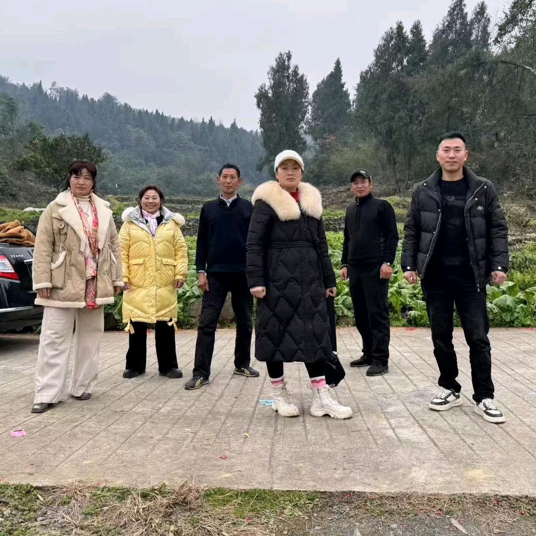 邓会带你时尚穿搭！好衣在厨窗里！