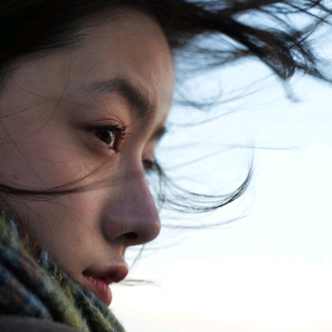 梅妆与谁