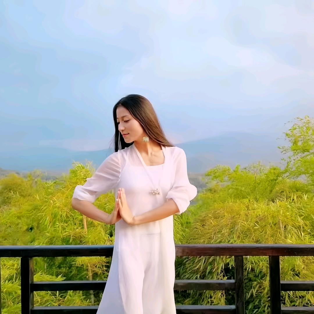 瑜伽淼淼