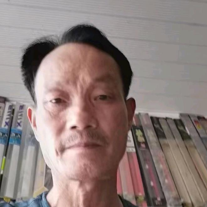 周国春