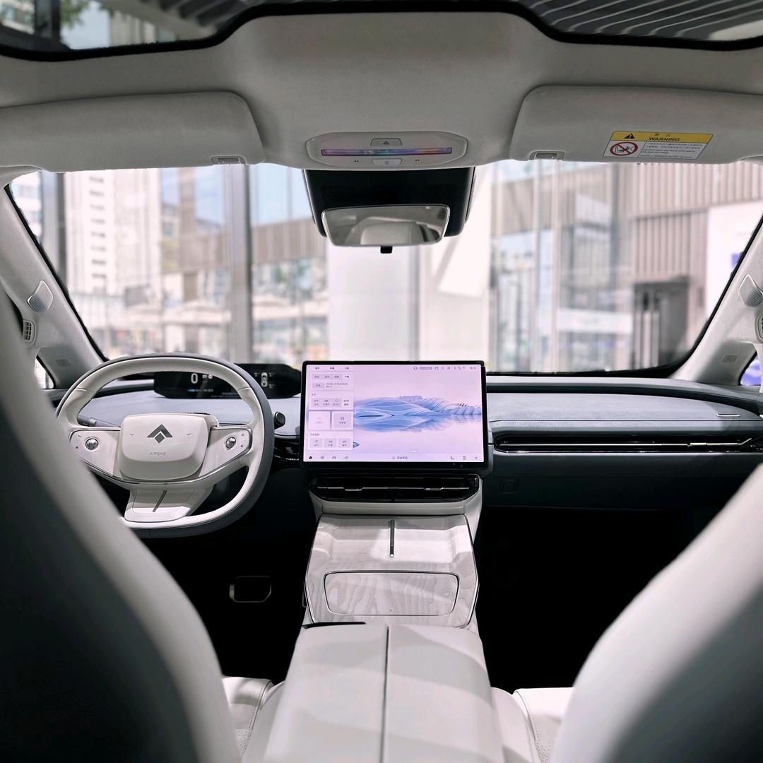 卖昊铂的小女孩