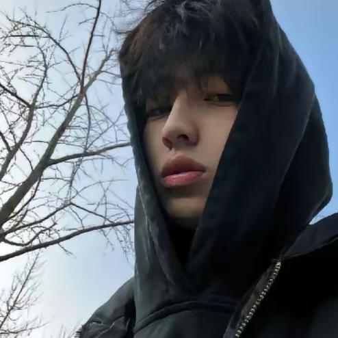 他说他有孩子了