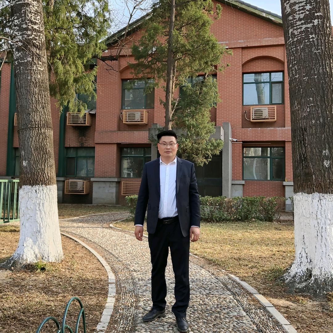爱养兔子哥