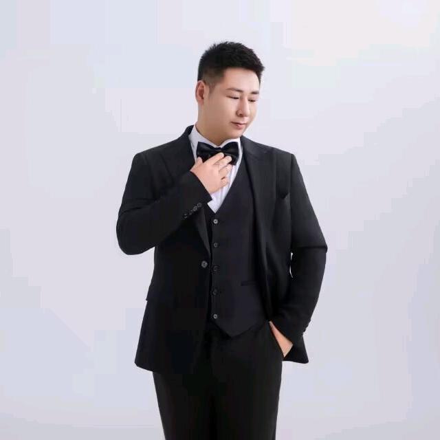 丿一个卖房子的小王同学