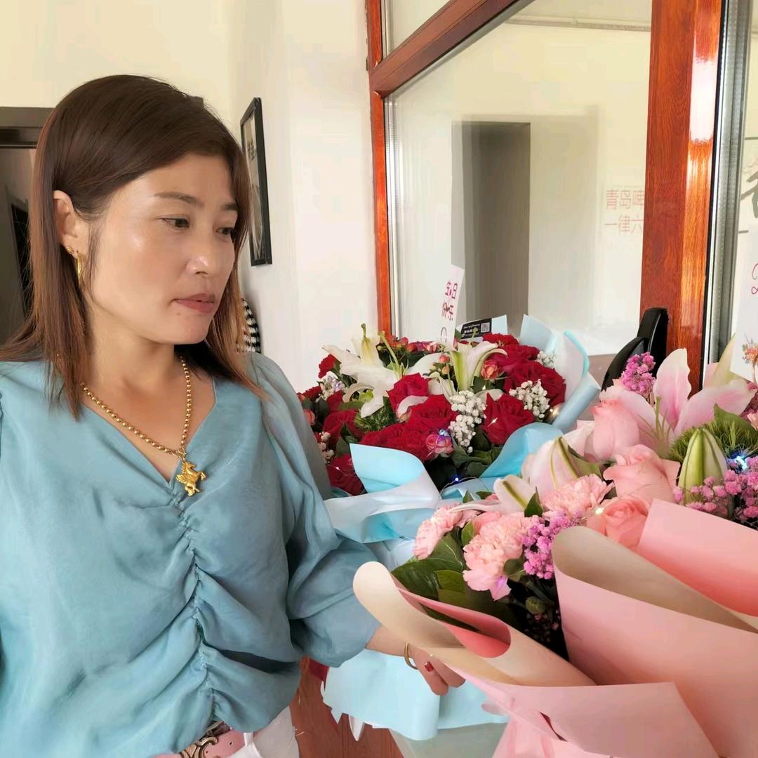 嫣然一笑🌸