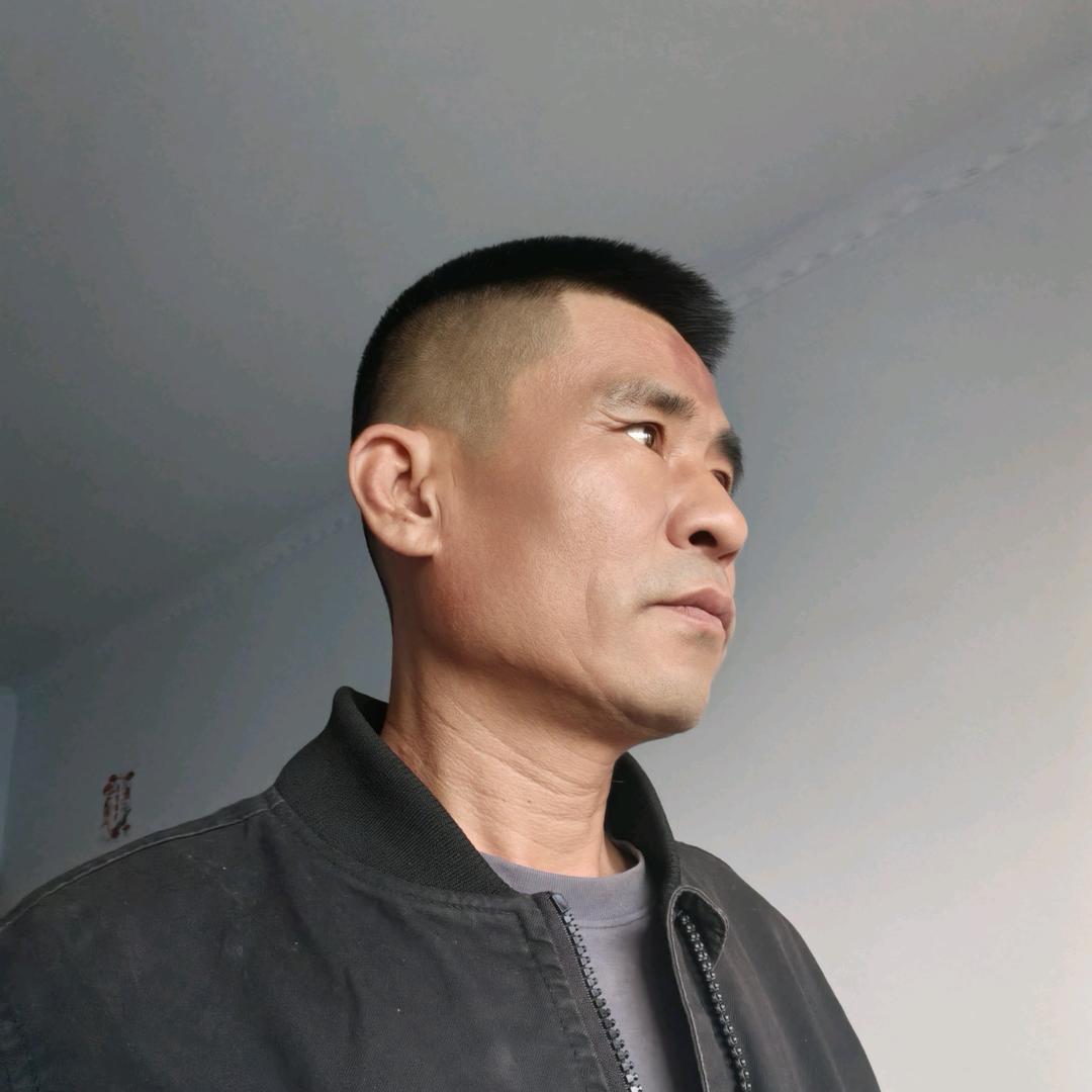 ℋღ᭄半生🍒风雨᭄夜归人࿐