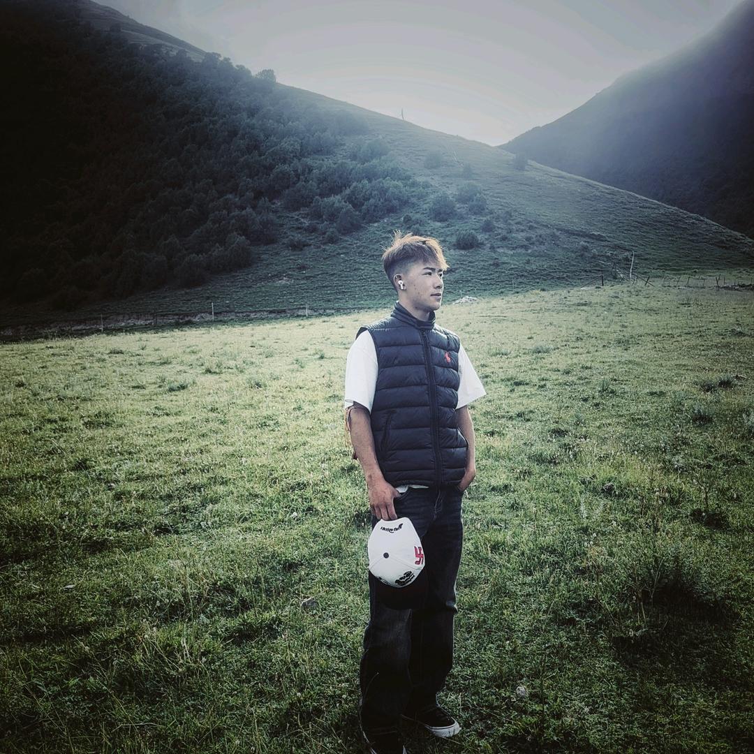 人傻嘴不甜长得安全还没钱