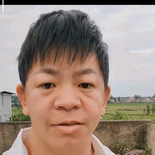 依旧嘴歪
