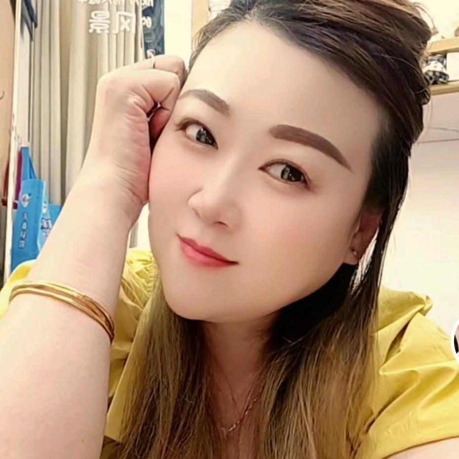 伊尚原创女装集合店