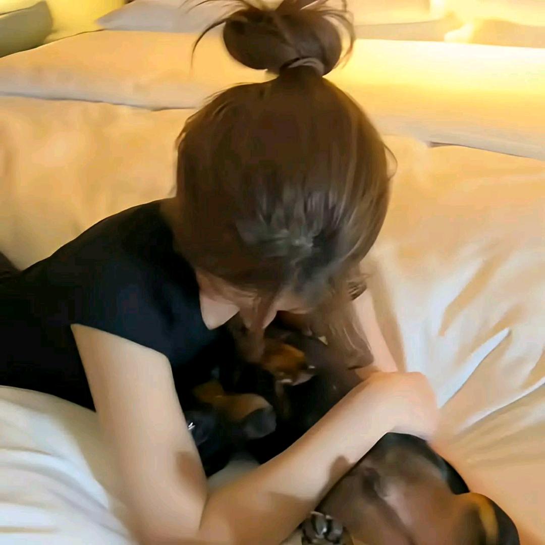 顾思愉/.