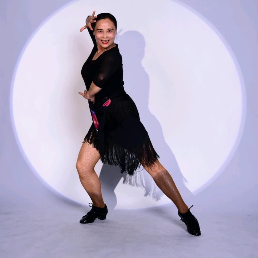 萍萍形体拉丁舞