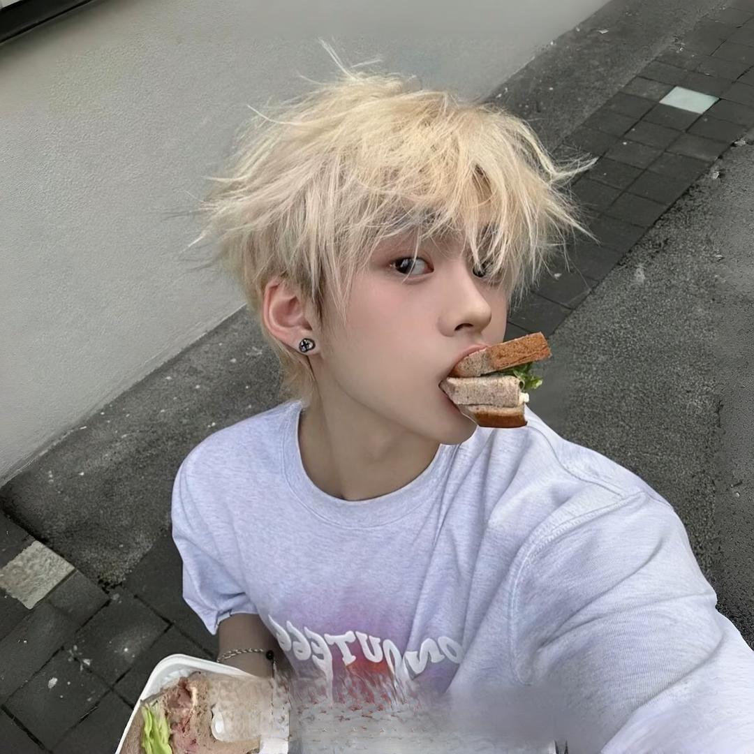 小小新部下