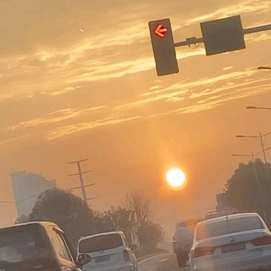 左左
