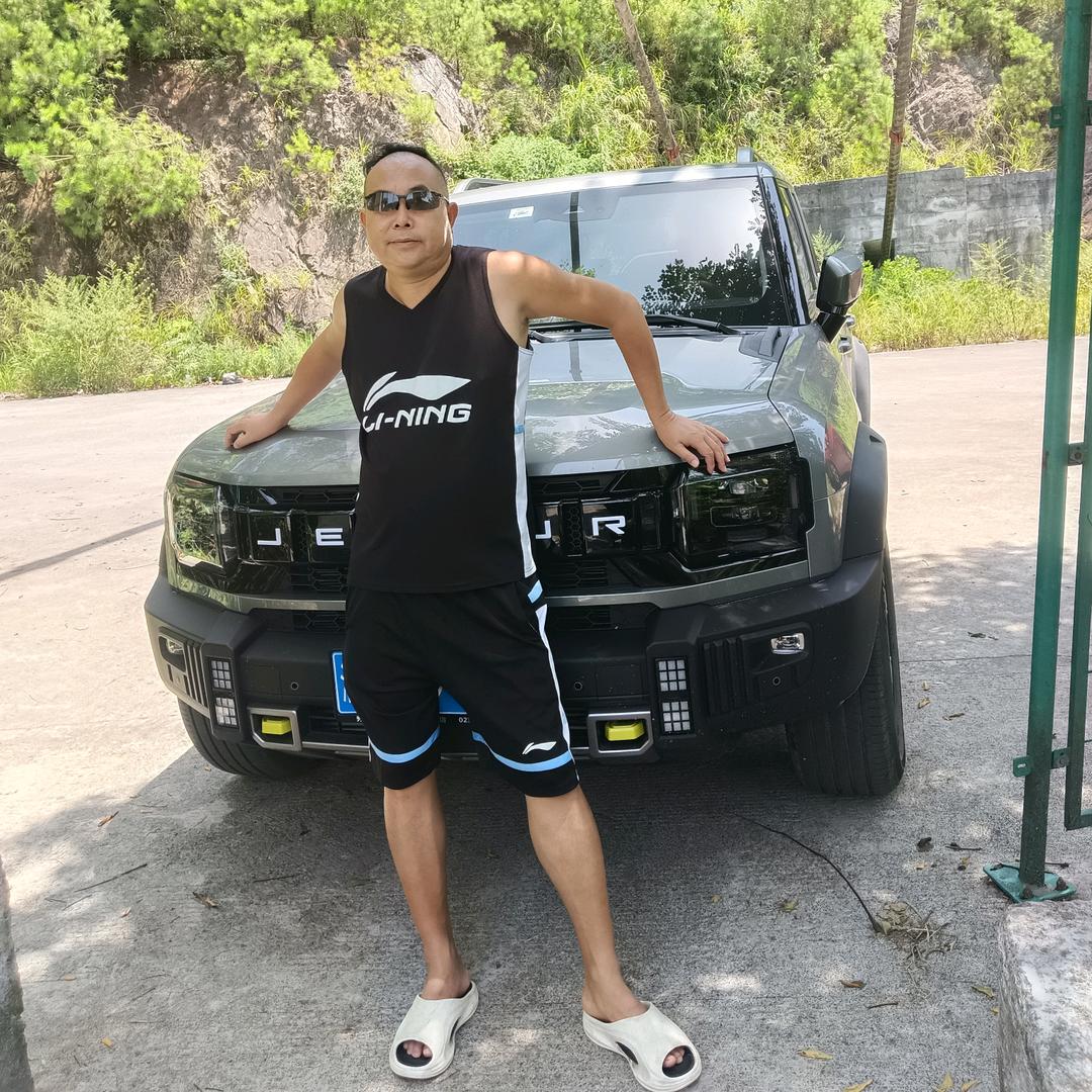 用户5652106095781华哥