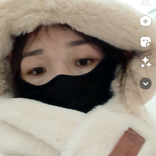 婷婷，👨‍👩‍👧‍👦