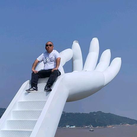 要想开路虎，必须要吃苦