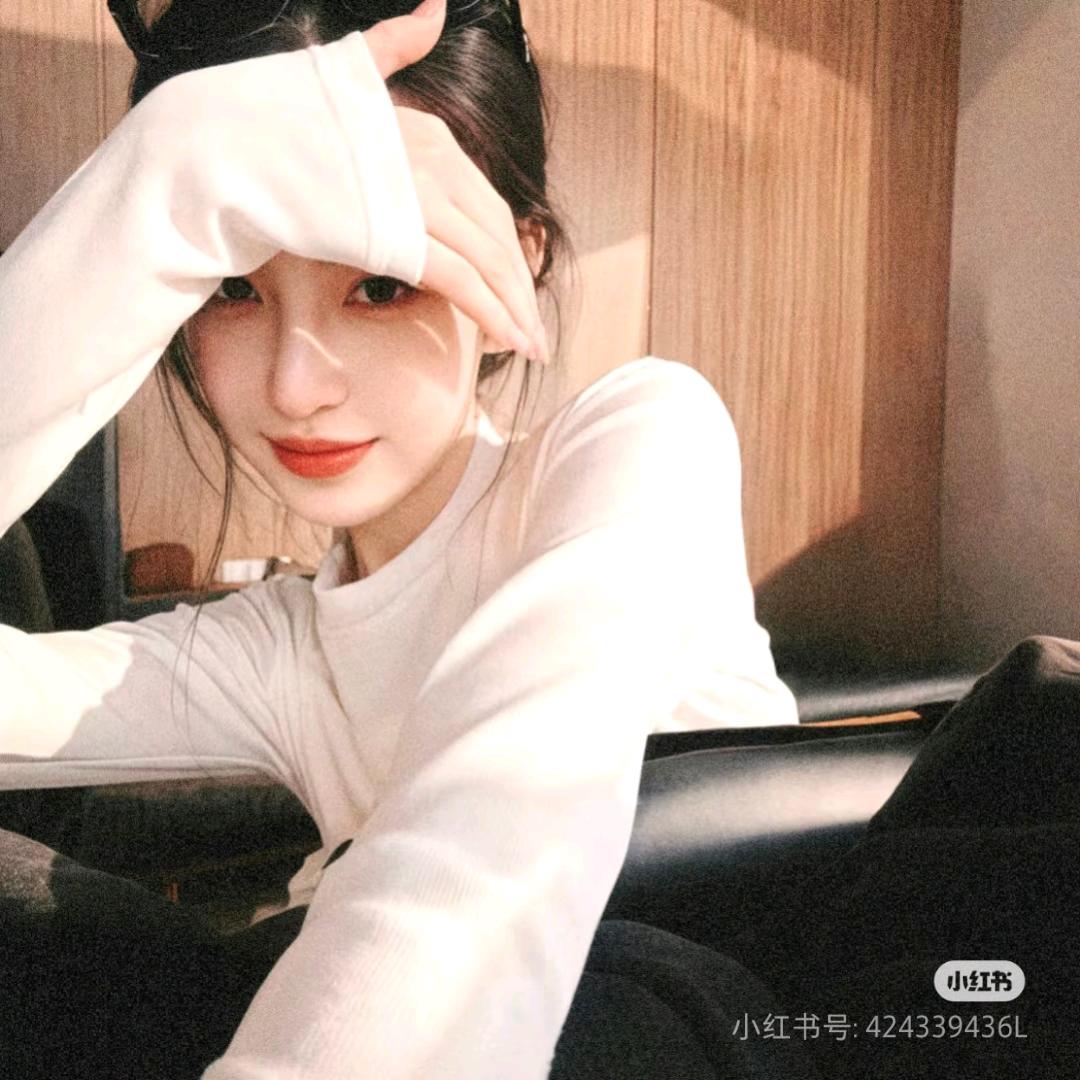 Tsuki  .⑉