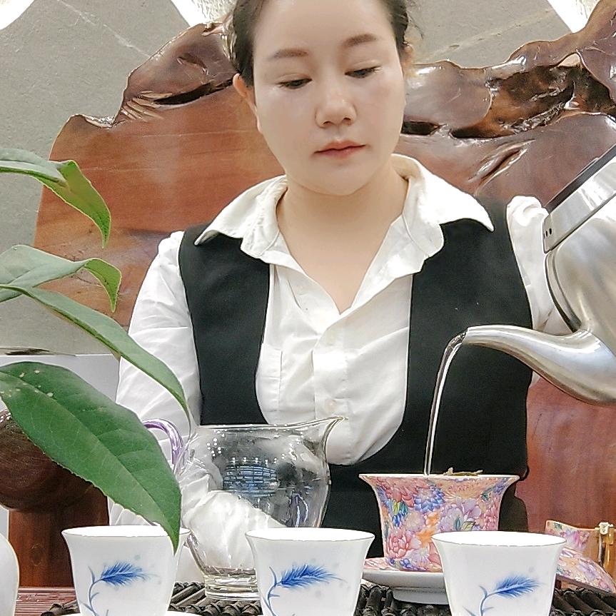 朱玲