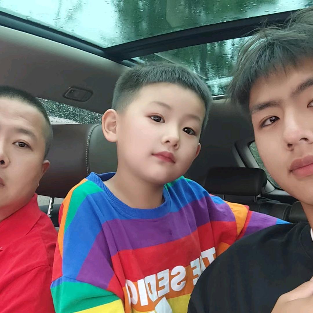 上海易佰新能源汽车销售