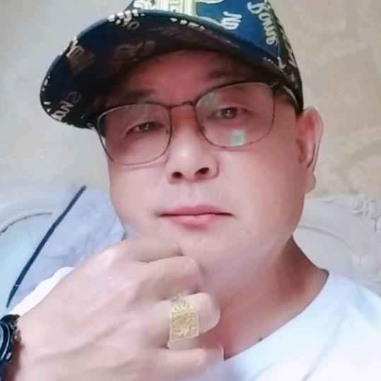 。自。。由。。飞。。翔