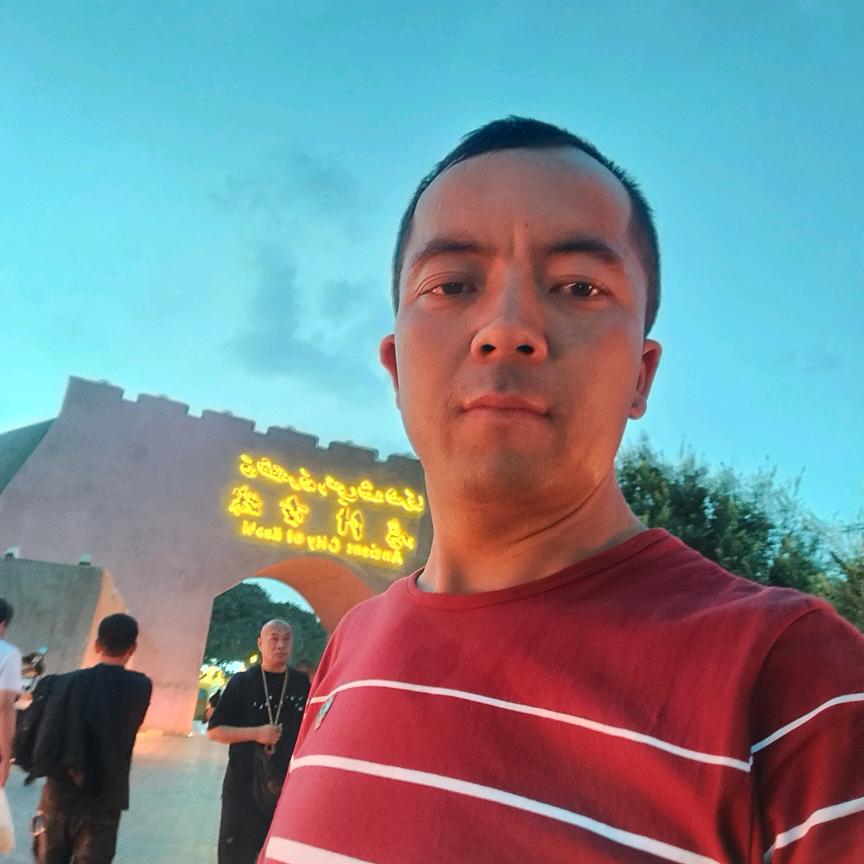 我叫图尔贡·我很高兴认识你再见