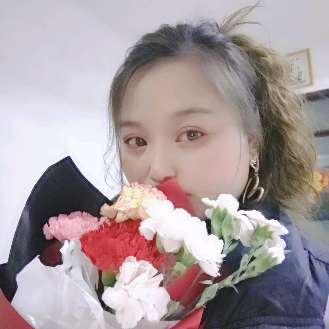 小路嘞٩(♡㉨♡ )۶