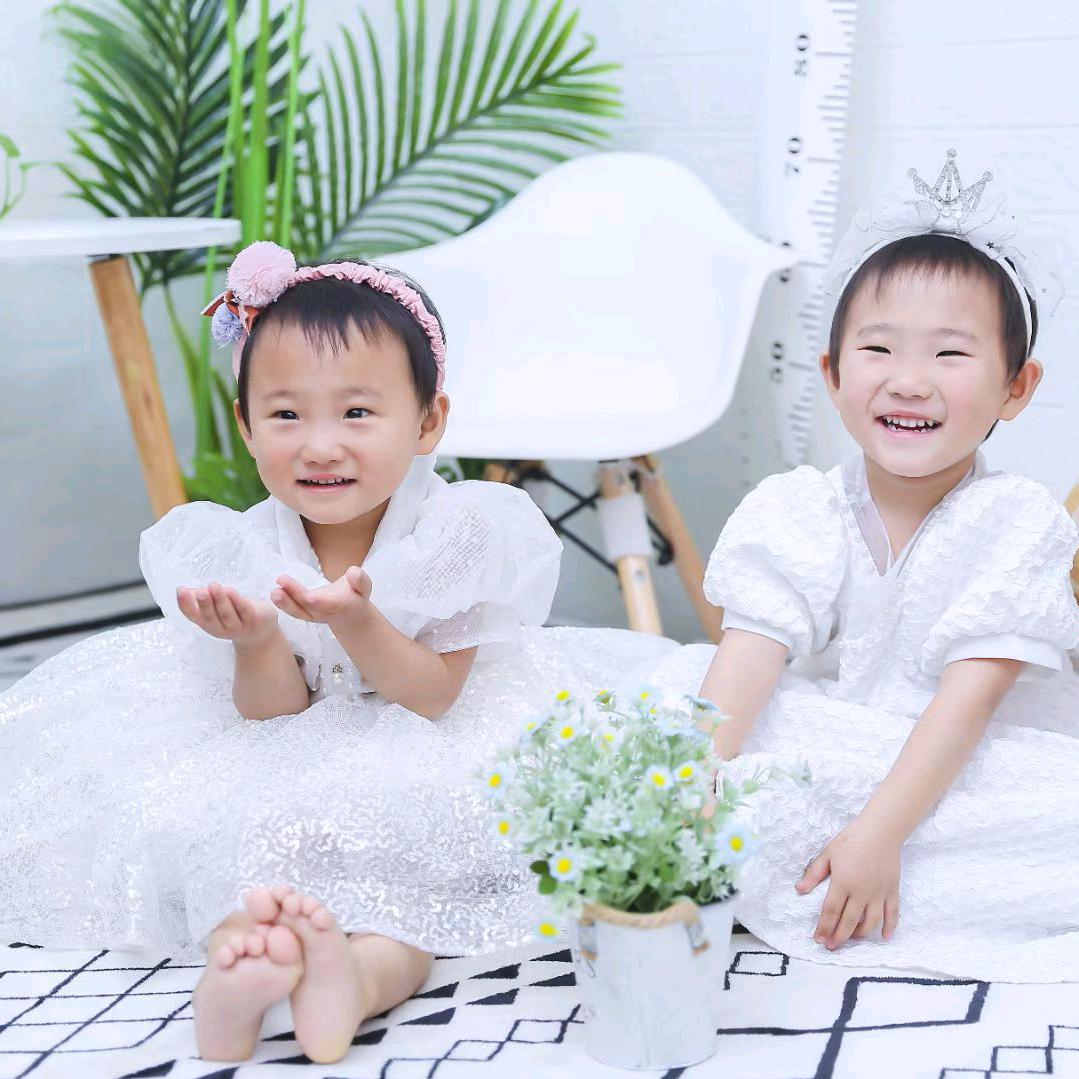 家有双胞胎姐妹花