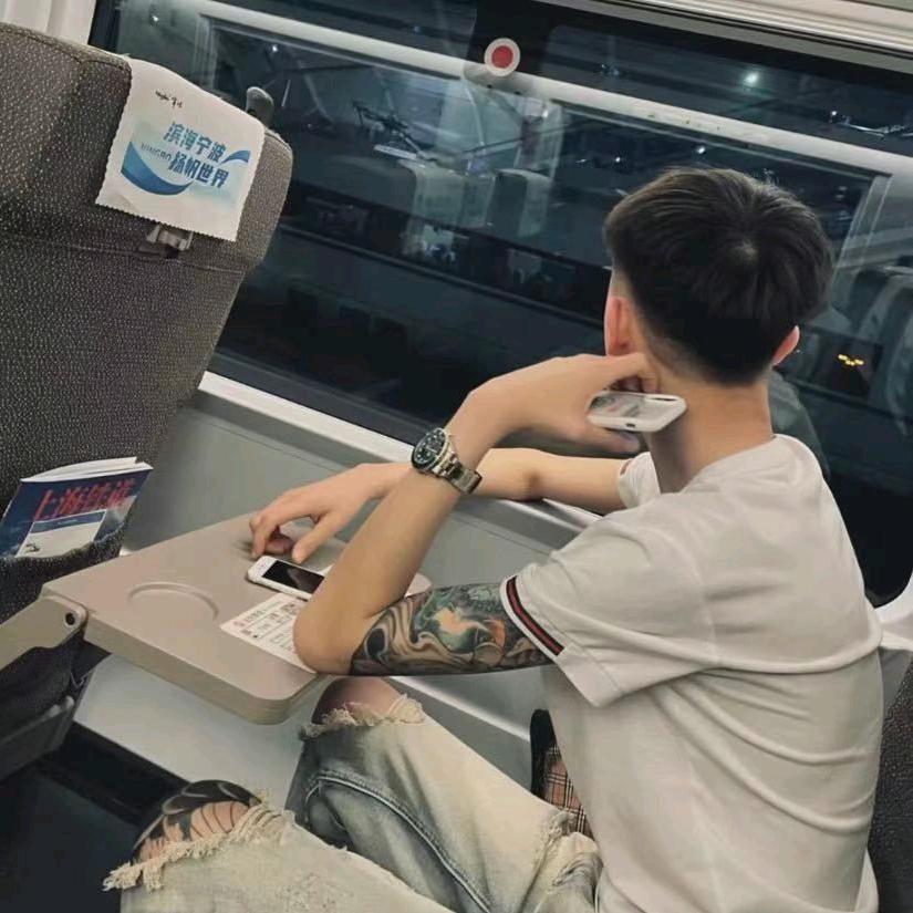 🍼另一个自己🍼