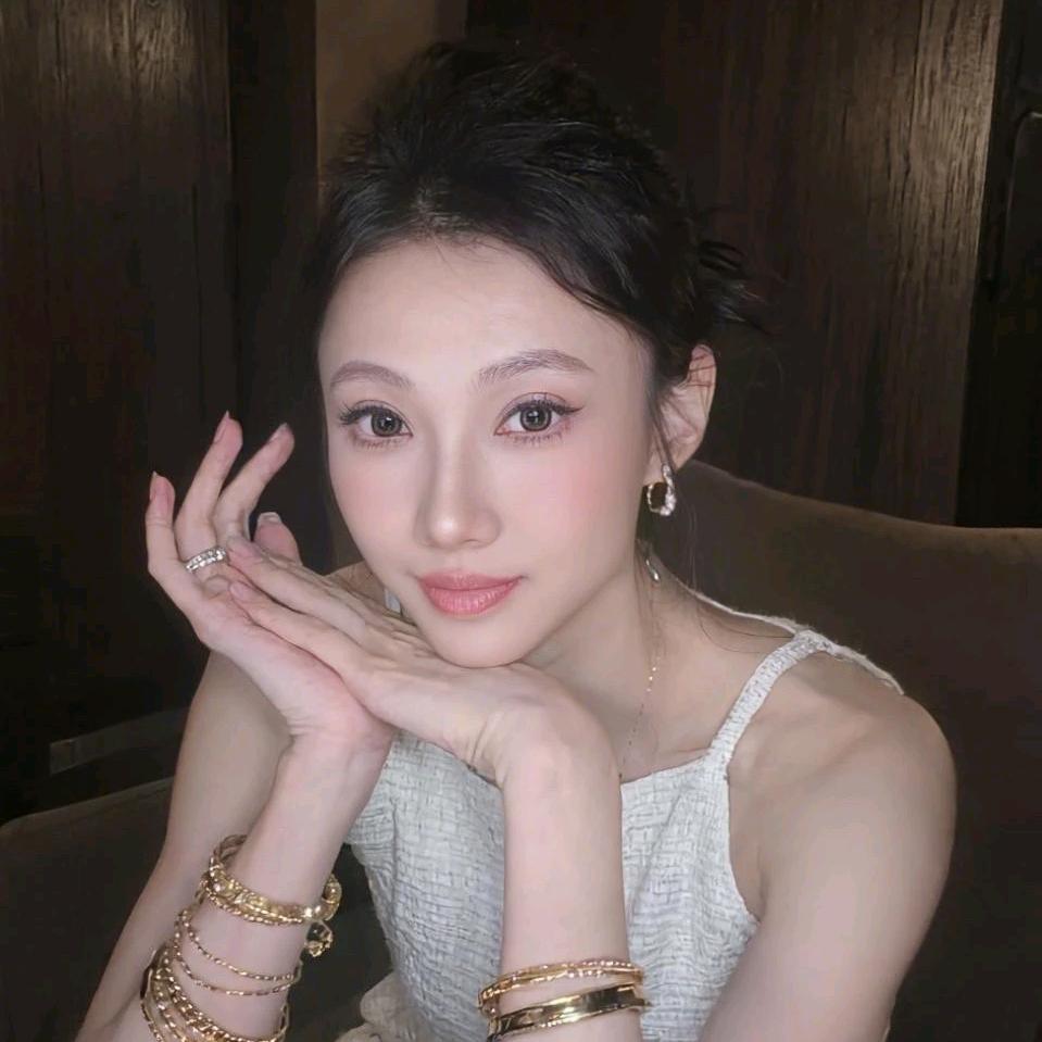 奔四少女刘一菲