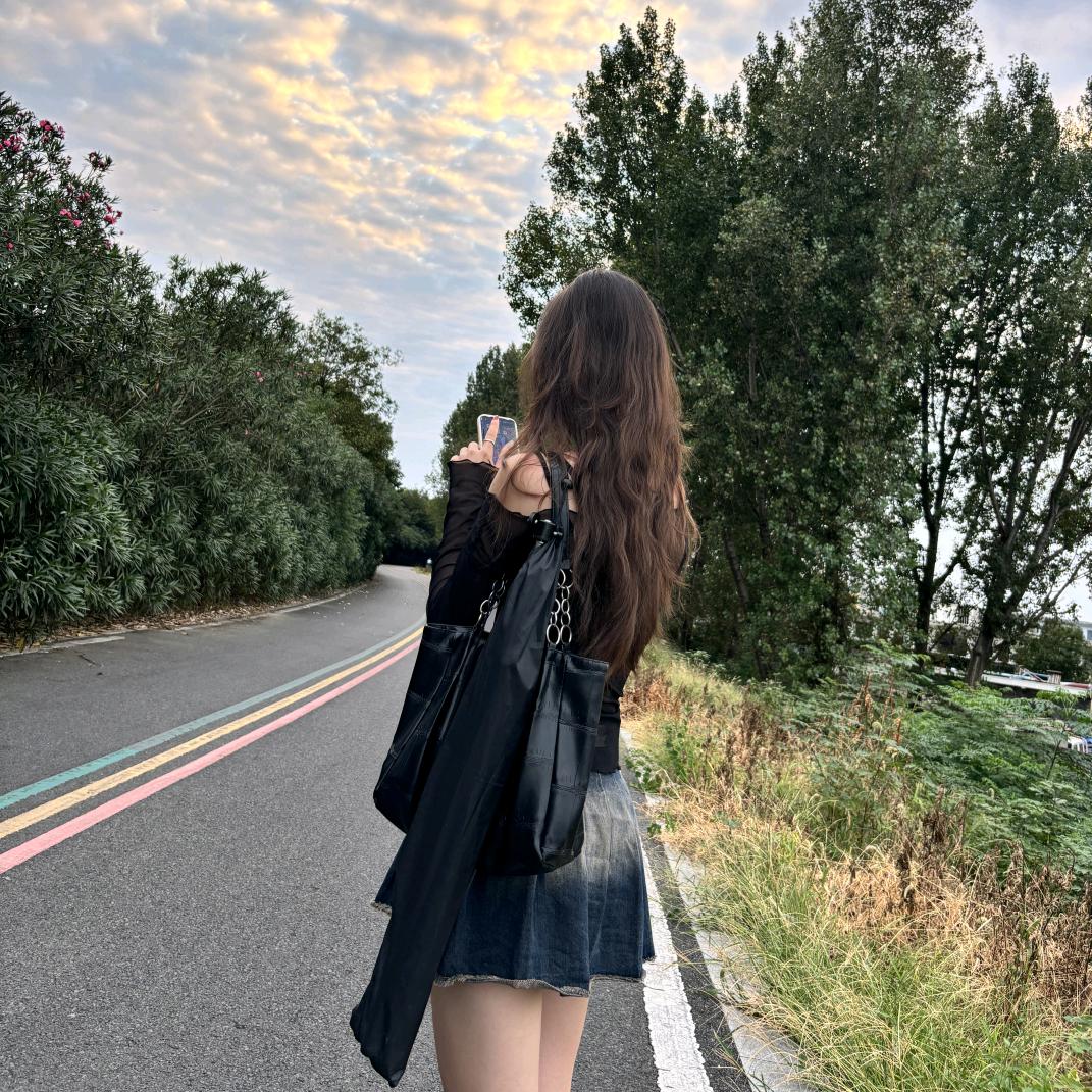 姩.