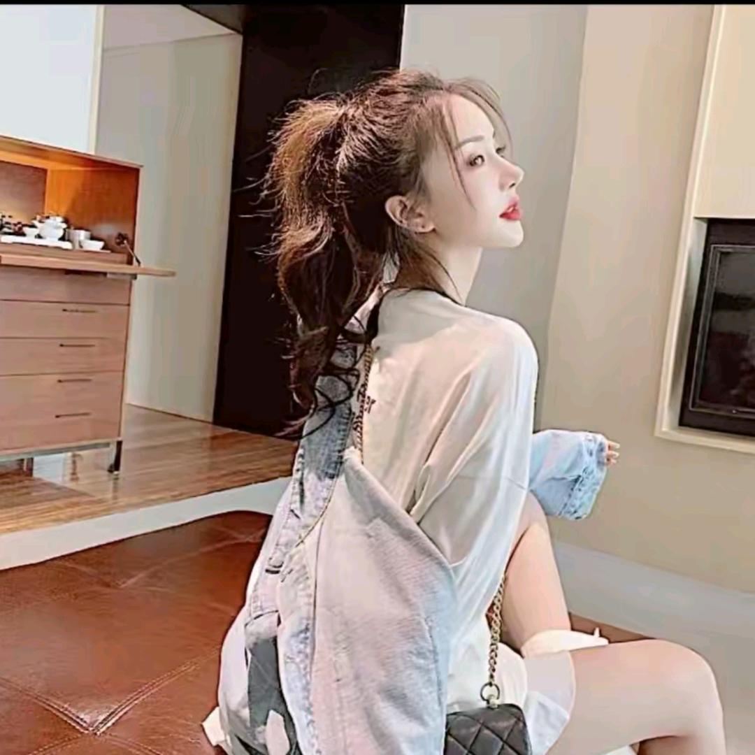 黄加蓝 lora-每日穿搭