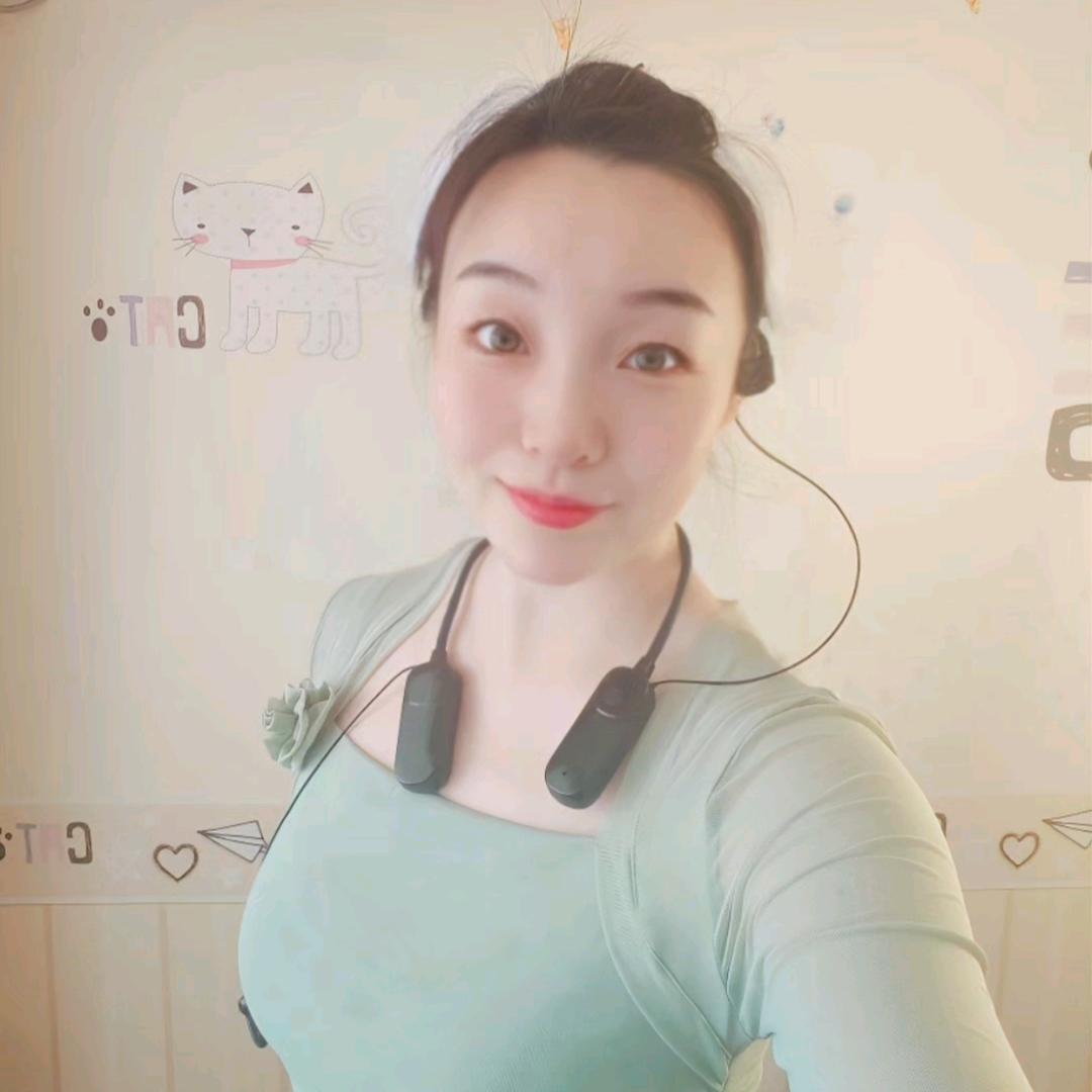 小虎牙有氧呼啦圈