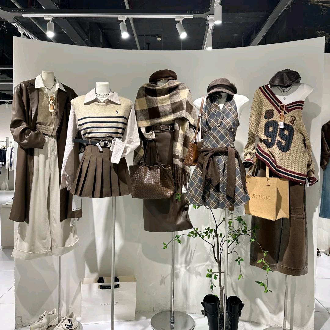 俏丽人潮流女装