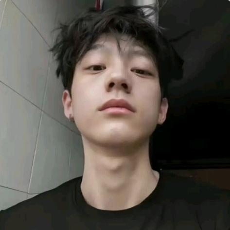 拽拽的小猪🐷