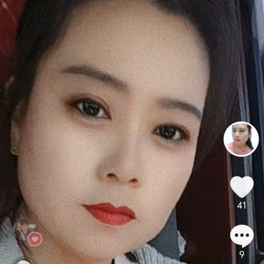 村里有个姑娘叫小芳